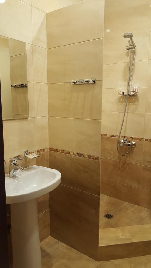 Guest House Belweder Гагра Екстериор снимка
