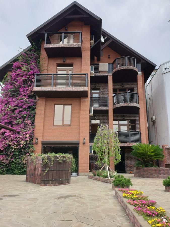 Guest House Belweder Гагра Екстериор снимка